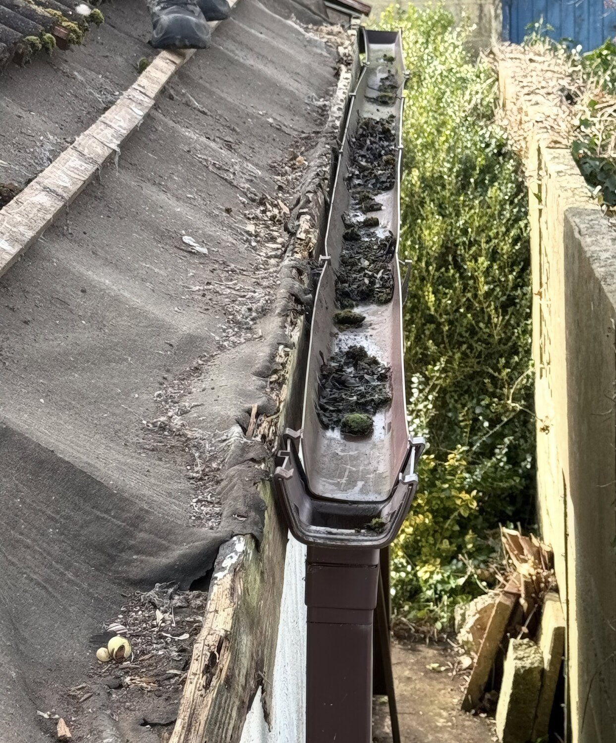 roof-exterior-cleaning-gloucester
